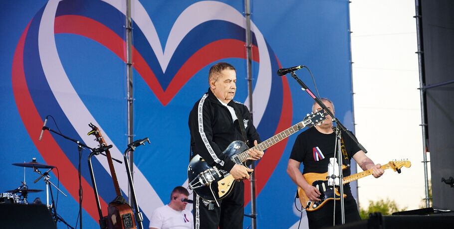 "От Волги до Енисея". Как в Омске прошёл концерт группы "Любэ"