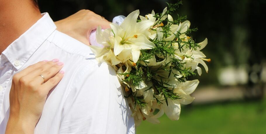 История любви пары, чей брак зарегистрируют на фестивале "Россия соединяет сердца" в Москве