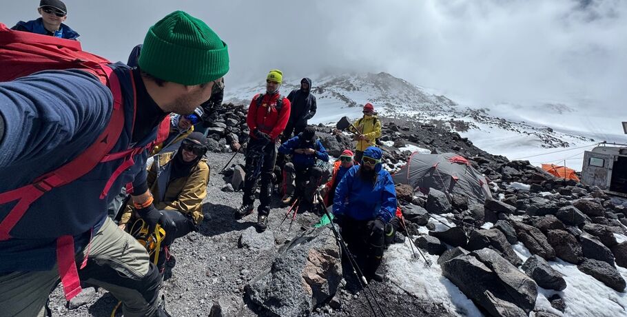 "Важно не куда ты идёшь, а с кем". Зачем мужчины уходят в горы