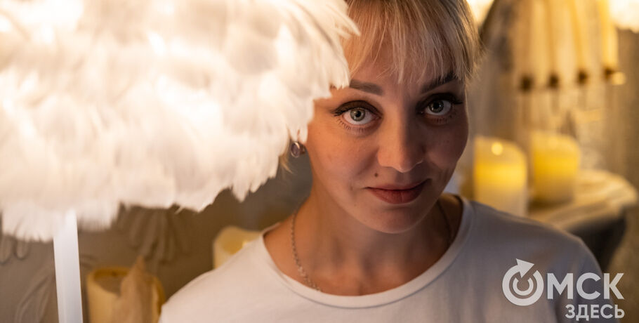 "12 часов ночи. Меня выставили за дверь". Актриса Ирина Фролова о работе в омской "Галёрке", сериалах и волшебстве