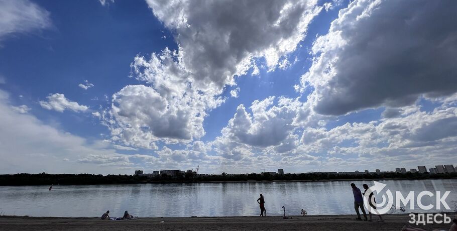 Град, грозы, дожди: в Омске началась "мокрая" неделя