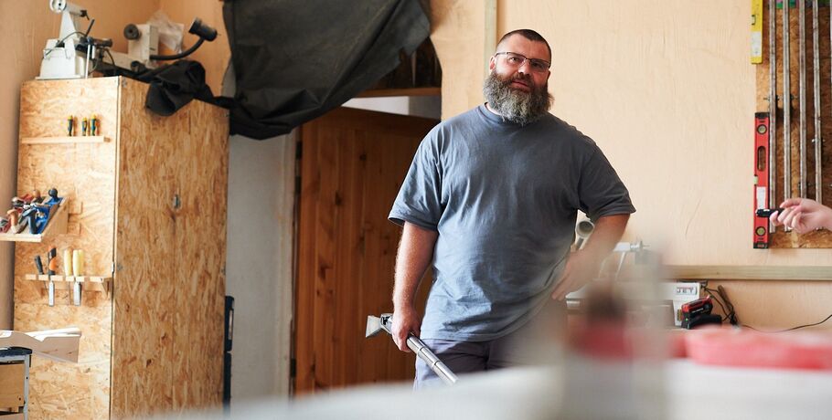 Вывести коня на поле и переодеть сто реконструкторов за час. Директор Омской крепости об уникальности исторических фестивалей