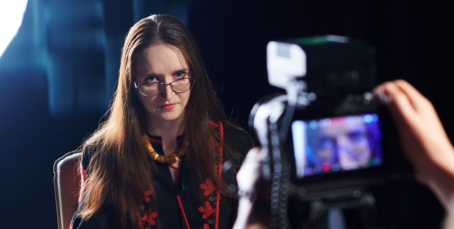 "Приходи на чай, поговорим о смерти". Анна Танатос о своих писательских принципах