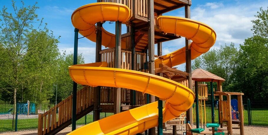 Центральный пляж оборудуют горками для детей