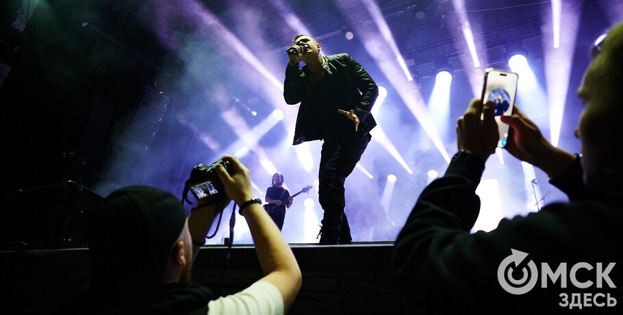 Омск в ритмах NЮ: вечер с живой музыкой и нежными откровениями