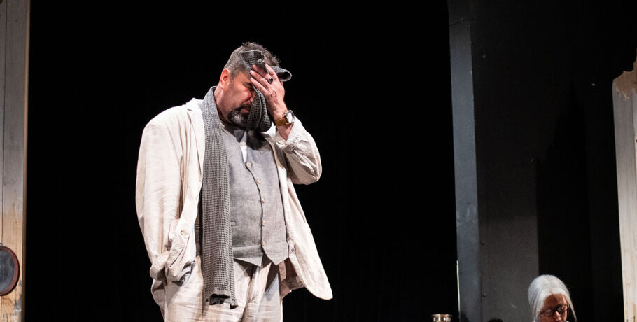 Куда приводят кумиры? Каким получился "Дядя Ваня" в атмосфере гаражной "антиромантики" 