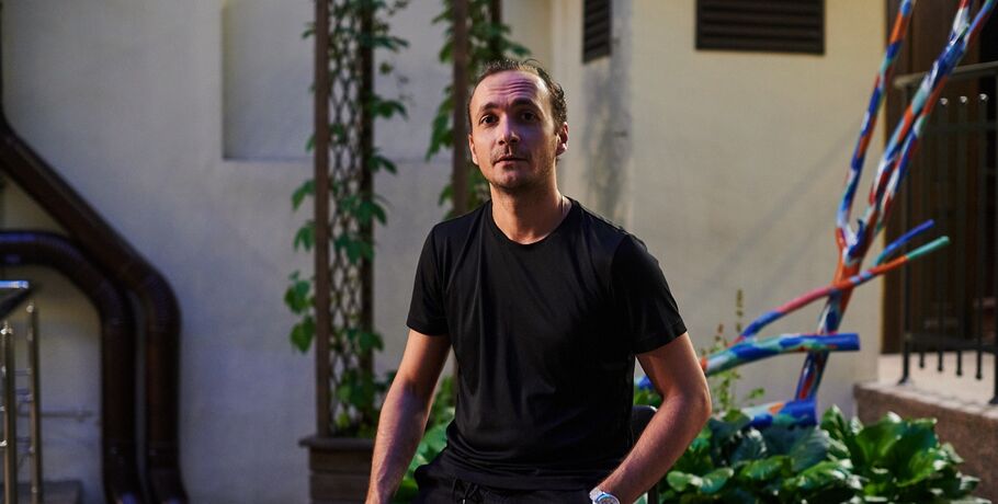 "Сейчас говорю я!" Актёр Олег Берков о стрессе в театре и технической пустоте