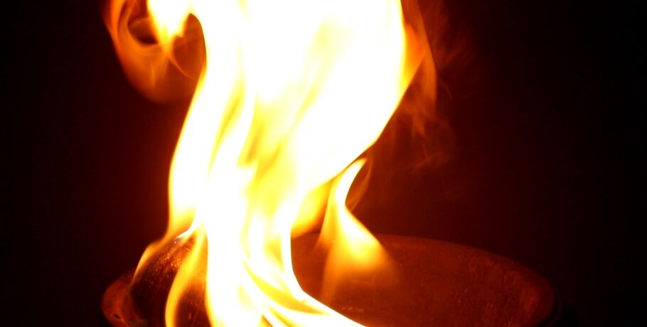 "Огонь таит в себе силу, он живой". Как театр "Гало" зажжёт на набережной