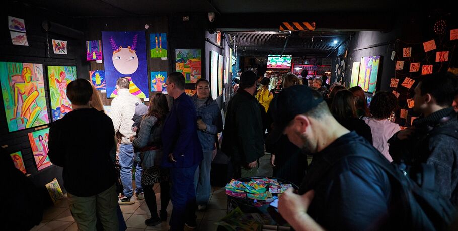 Наивная кислотность и нежность без опошления. Как два луча прорезали темноту "Левой ноги"