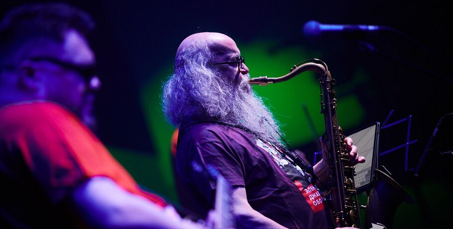 "Электро-джазовая оборона" в Омске: творчество Егора Летова обрело новое звучание