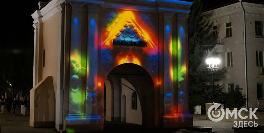 Квантовые порталы и связь между прошлым и будущим. В Омск пришло медиаискусство