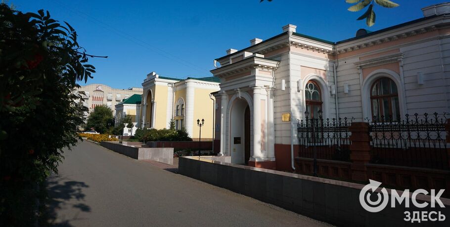 В Омске ищут свадебные снимки 90-х и нулевых из дома Батюшкина