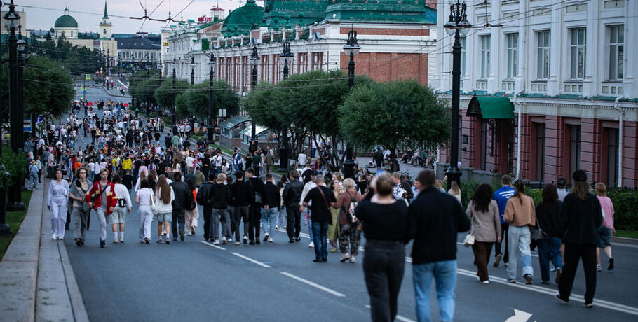 "Пешеходный Любинский" закрывается: омичи нарисуют летние воспоминания о нём