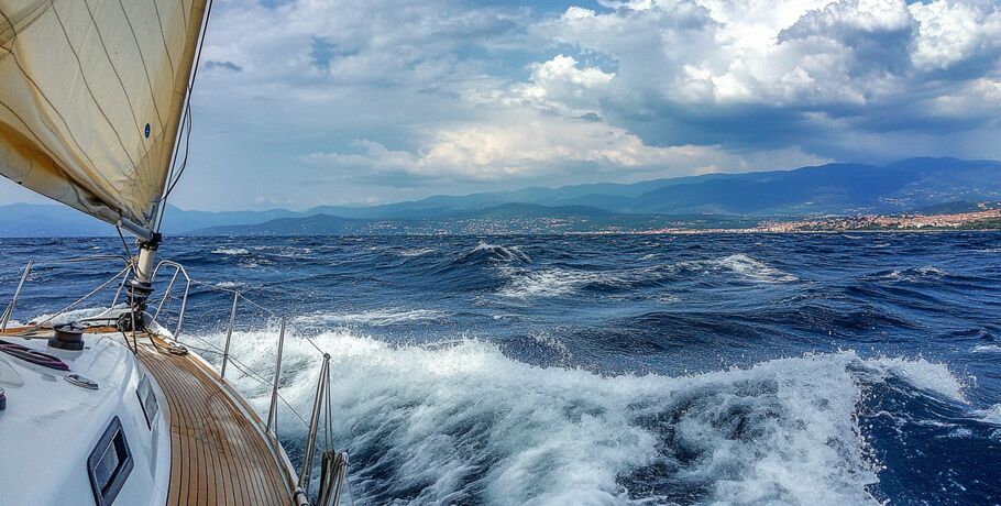 Яхта "Братство" продолжает кругосветное путешествие уже по Тихому океану