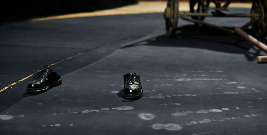 "Ноты безумия": в Музыкальном театре открывают порталы в "Страну чудес"