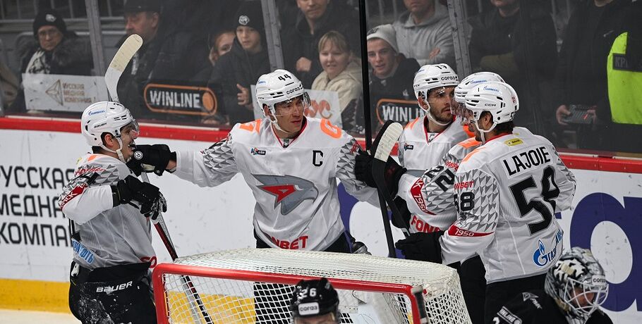 "Авангард" выиграл у "Трактора" в самом результативном матче сезона