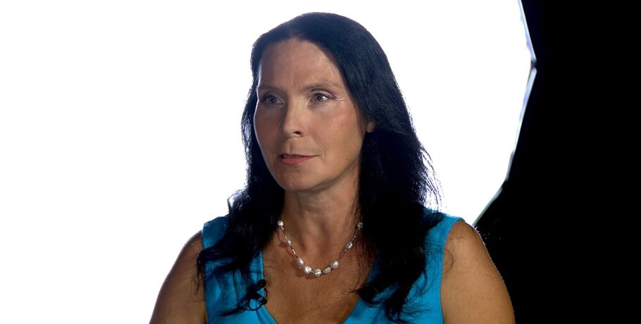 "Мечтай" рифмуется на "Алтай". Интервью с поэтессой Вероникой Шелленберг