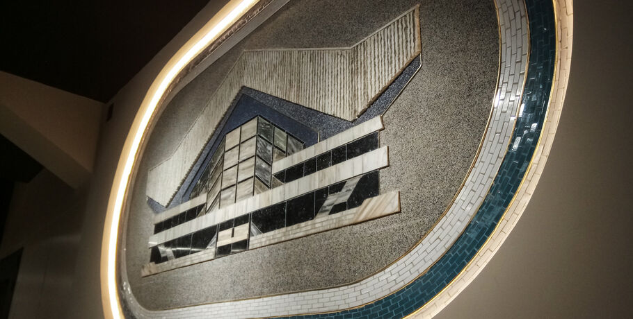 "Весь наполнен пасхалками". Чертежи и кинопроектор, найденные в СКК, покажут омичам