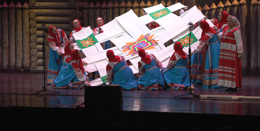 Покорили столицу красочным мюзиклом и сибирским колоритом. Интервью с начальником Омского русского народного хора