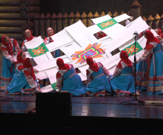 Покорили столицу красочным мюзиклом и сибирским колоритом. Интервью с начальником Омского русского народного хора