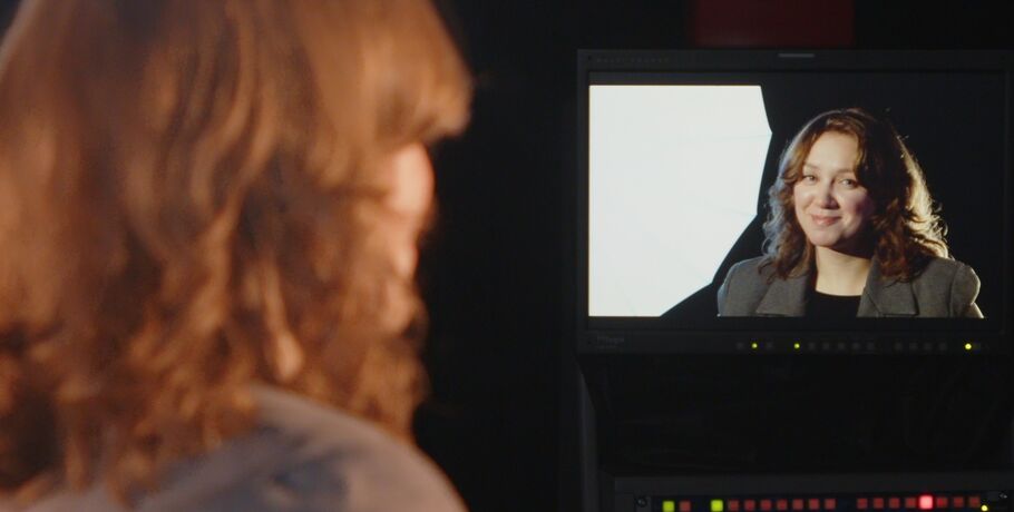 "Почаще останавливайтесь и вы будете в шоке!" Непоэт Полина Нюберг о творчестве и красоте жизни