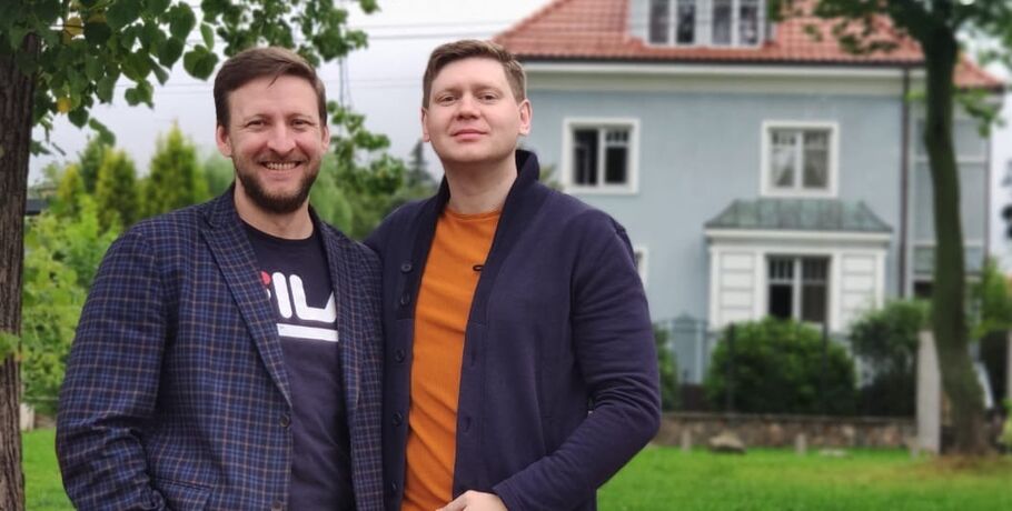 Героиня в заботливых руках. Интервью с создателем романа "Лисы не строят нор"