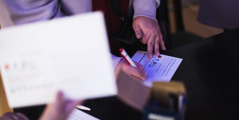 Волшебство начинается с письма. В Омске начала работу "Сказочная почта Деда Мороза"