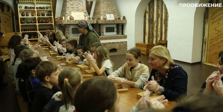 В Омской крепости с пряниками проводили осень и встретили зиму