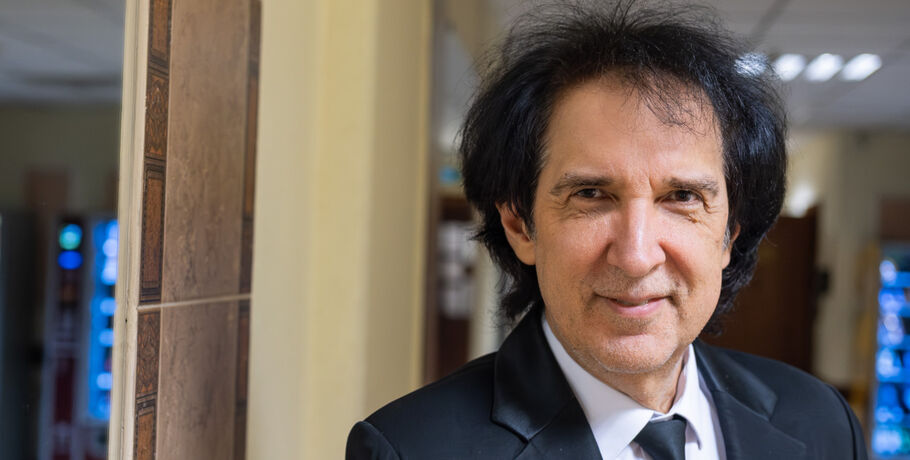 "Это своего рода триггер". Кай Метов о внезапной любви зумеров к хитам девяностых