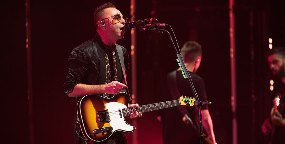 Дамир Муратов сделал подарок ко дню рождения фронтмена группы "Звери"