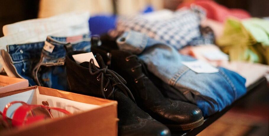 Своп по талончикам: в Омске проведут "меняльную" книгами и одеждой