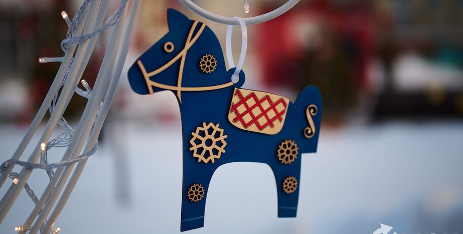 Гирлянды и лошадки. Локации для зимних фотокарточек в Омске&nbsp;