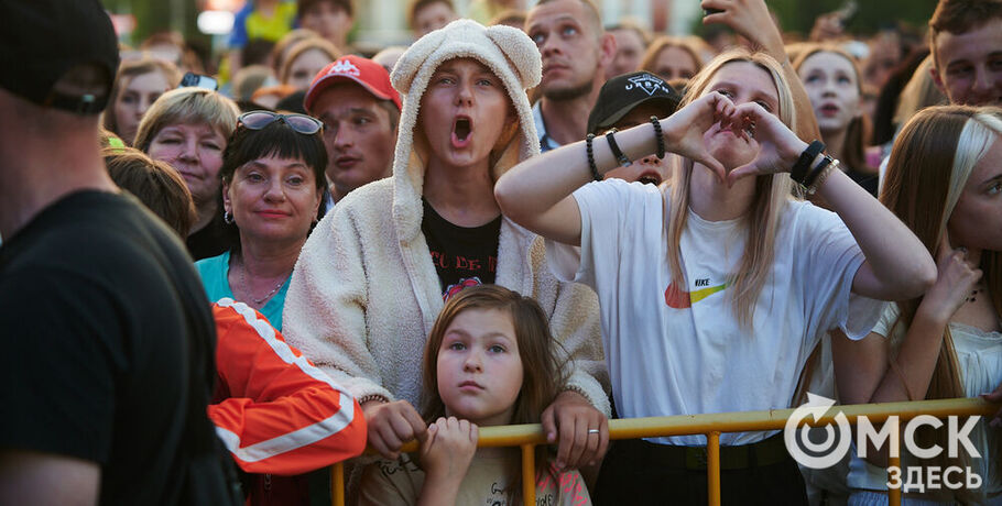 Гуляния на Любинском или приезд вахтанговцев. Что больше всего зацепило омичей в Молодёжной столице