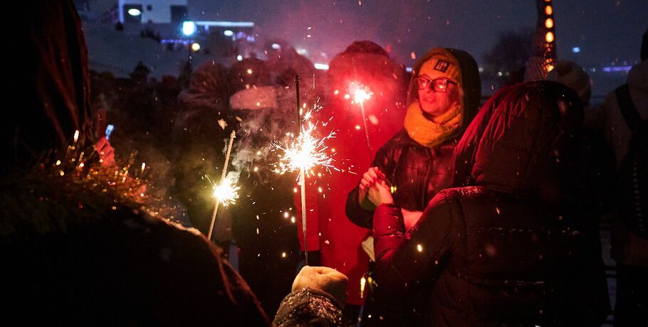 Две локации, одна ночь: как омичи отпраздновали Новый год в центре города