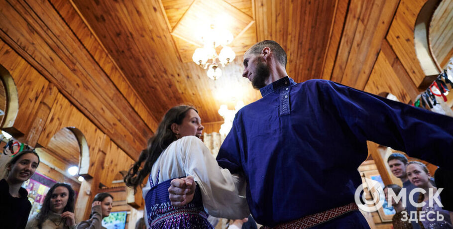 Праздничные посиделки: омичей зовут на "Святочную вечёрку"