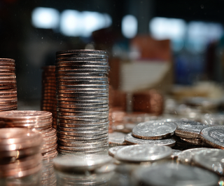 Найти фальшивку и "покрутить" ключевую ставку. Банк России откроет омичам все двери