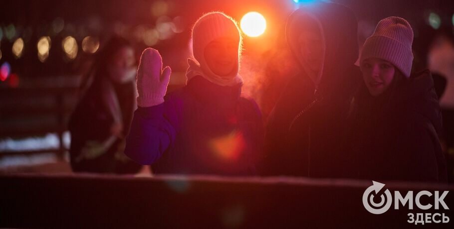 Пели как в караоке, катались как на Олимпиаде. На "Зимнем Любинском" прошёл День студента