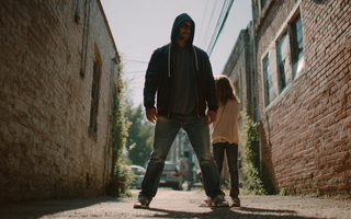 ​​Безопасные прогулки: что делать, если хулиганы распускают руки