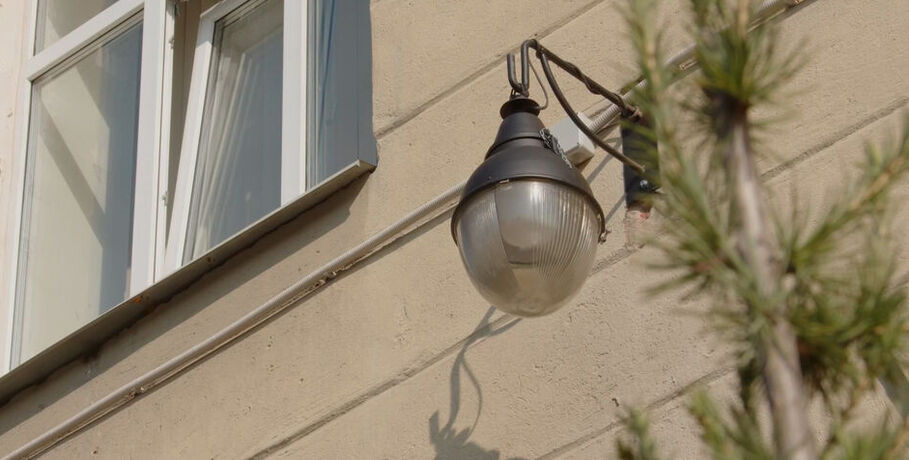 Маленькие, но нужные истории. Как не в Омске нашли ретрофонари для памятника архитектуры