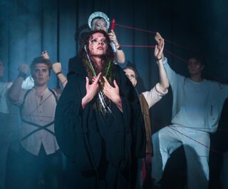 Нелюбимая и злая. Омск ждут однодневные гастроли московского мюзикла "Яга"