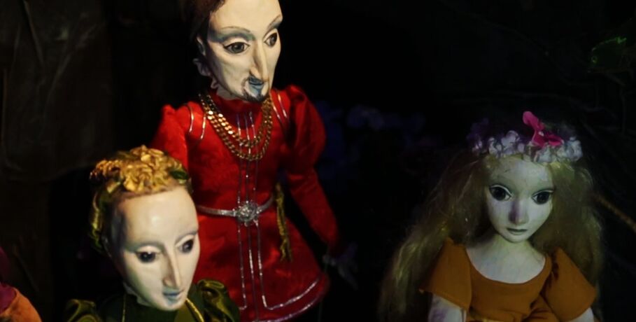 Куклы "Арлекина" отправляются по музеям