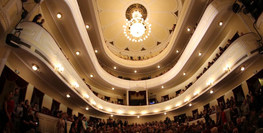 "Журавлики-кораблики" из Северного театра "приземлятся" на сцене Омской драмы