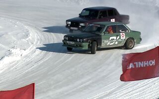 "Дрифт - это контролируемая агрессия". Омских гонщиков не напугал весенний мороз