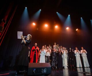 "Мы решаем всё буквально двумя лестницами и красной нитью"