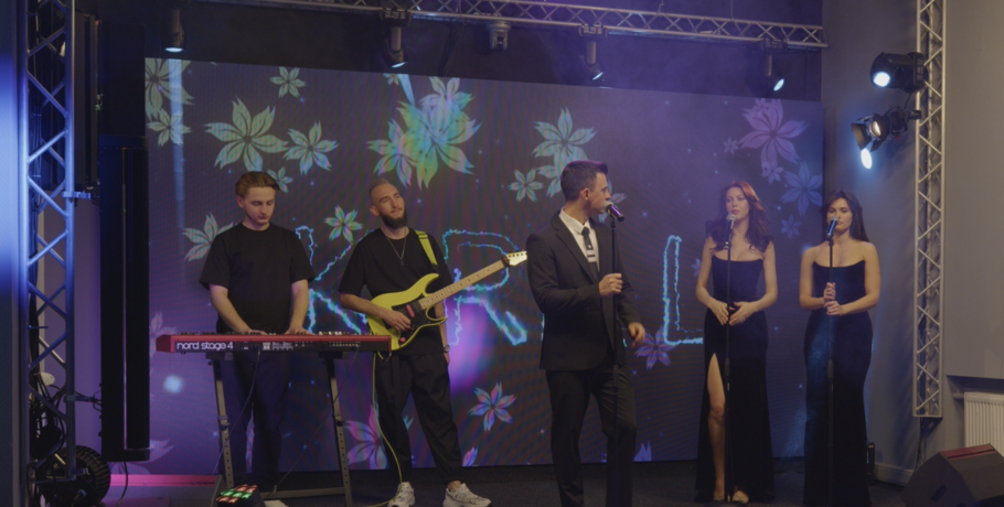 Телеканал "Продвижение" и "Радио Сибирь" готовят музыкальный букет к 8 Марта