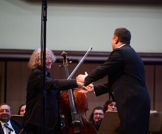Язык взаимоотношений между Инь и Ян определяют дирижёр Михаил Голиков и виолончелист Александр Князев