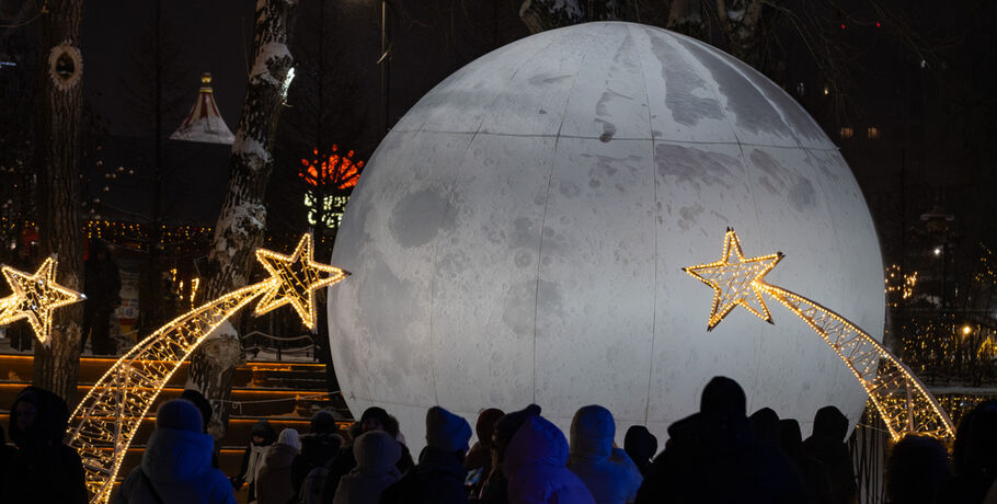 Дрифт и граффити на льду. На Зелёном острове торжественно попрощаются с катком