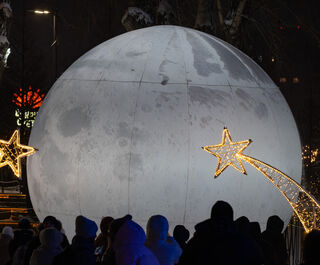 Дрифт и граффити на льду. На Зелёном острове торжественно попрощаются с катком