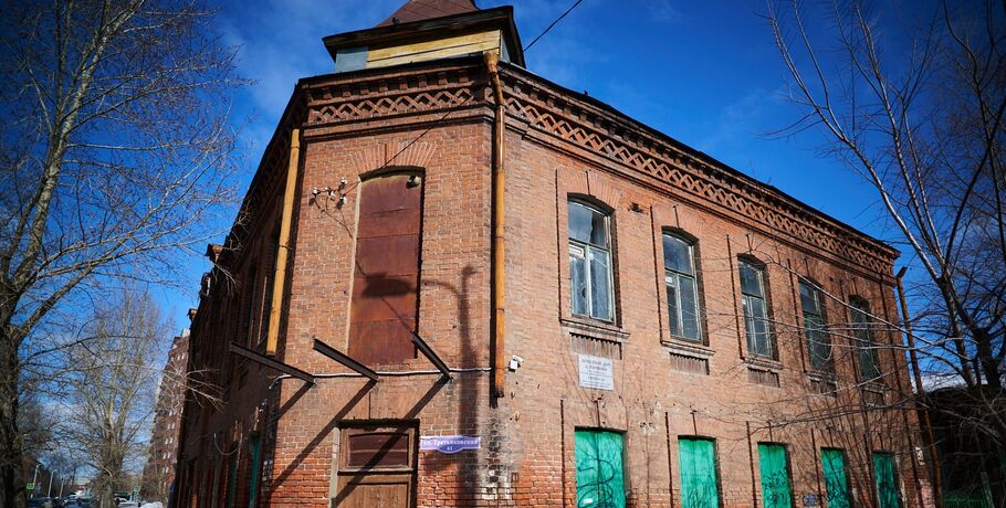 На бывший доходный дом с башенкой появился претендент