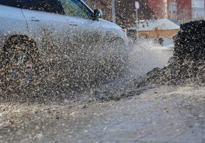 Ищем, где пришвартовать "Чёрную Жемчужину". Весенний Омск "поплыл"